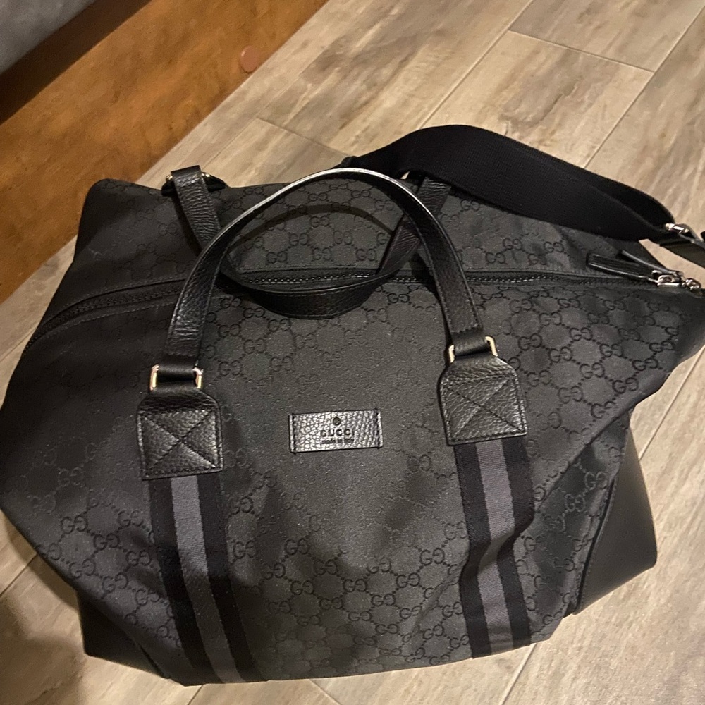 Gucci Duffel bag 100% authentic